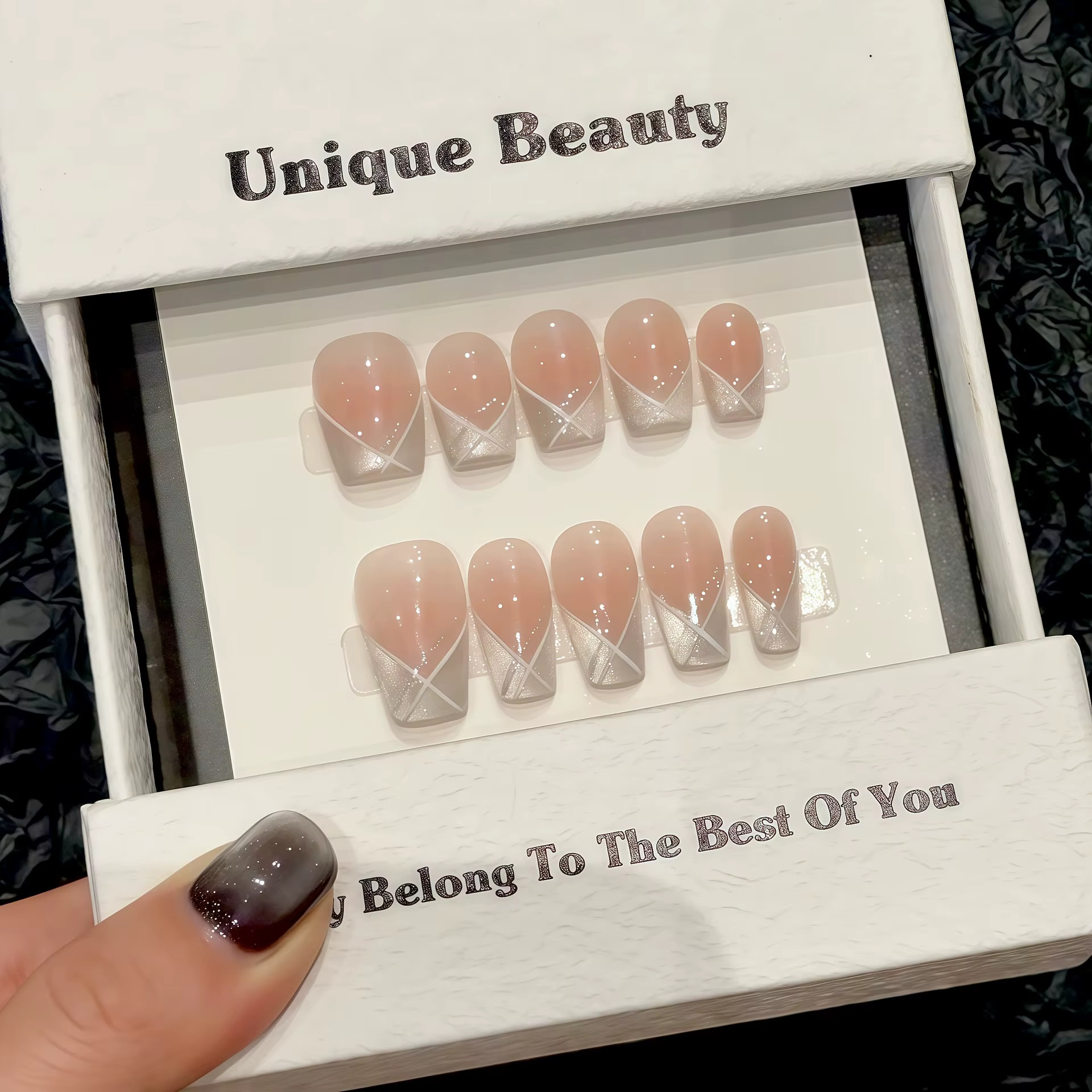 Faux ongles à presser faits à la main