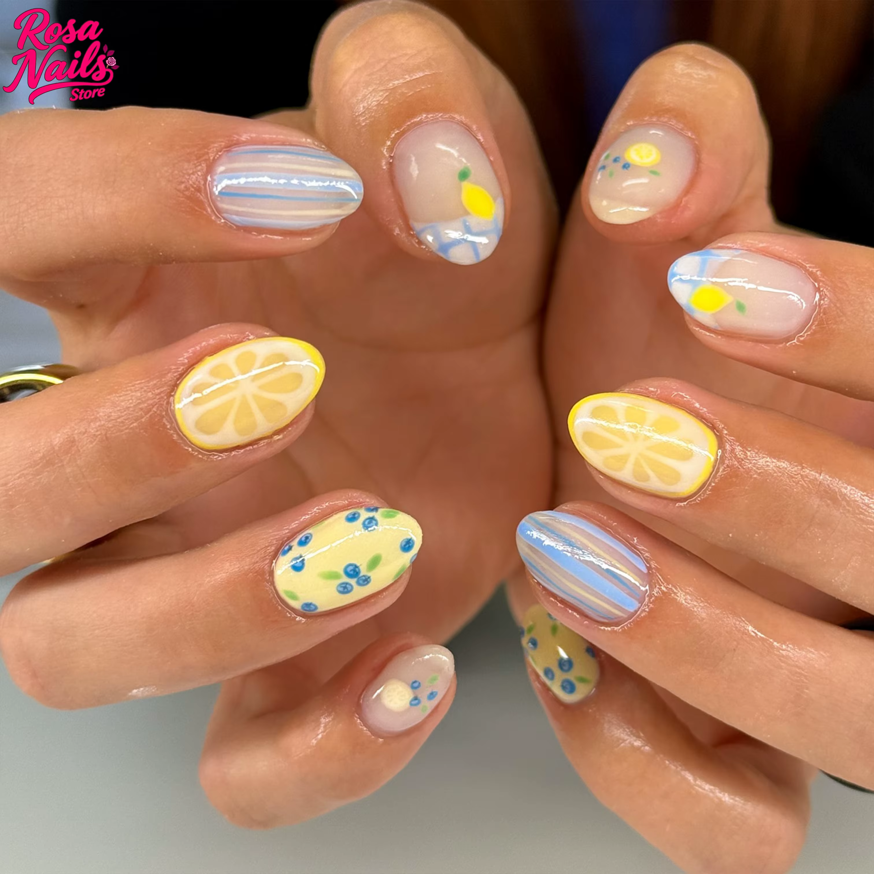 Ongles courts d'été en acrylique fait à la main