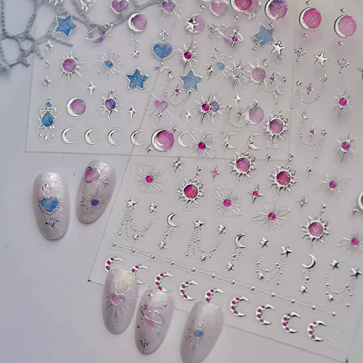 Autocollants pour ongles en forme d'étoile à cinq branches colorés