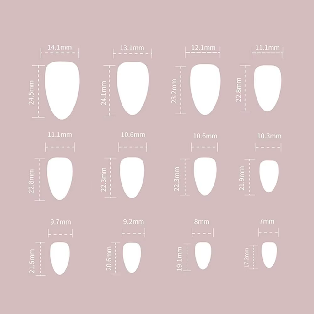 Faux ongles longs en amande pour manucure
