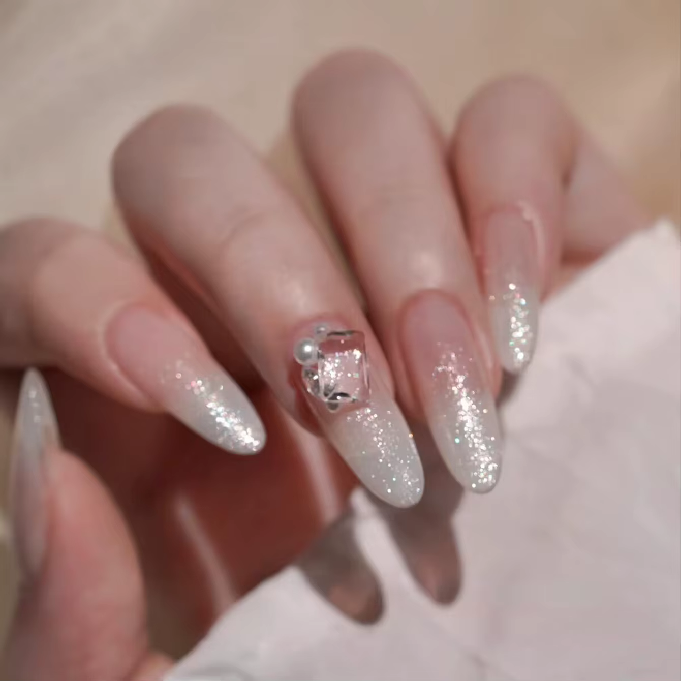 Vernis à ongles gel blanc laiteux 12 ml - Finition ultra brillante avec paillettes fines et scintillantes - Nouveau
