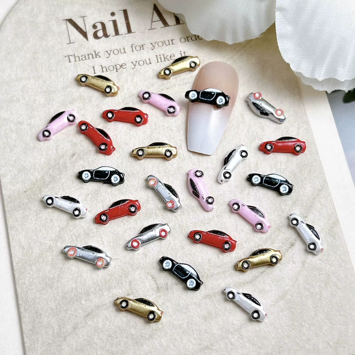 Breloques colorées pour Nail Art de voiture