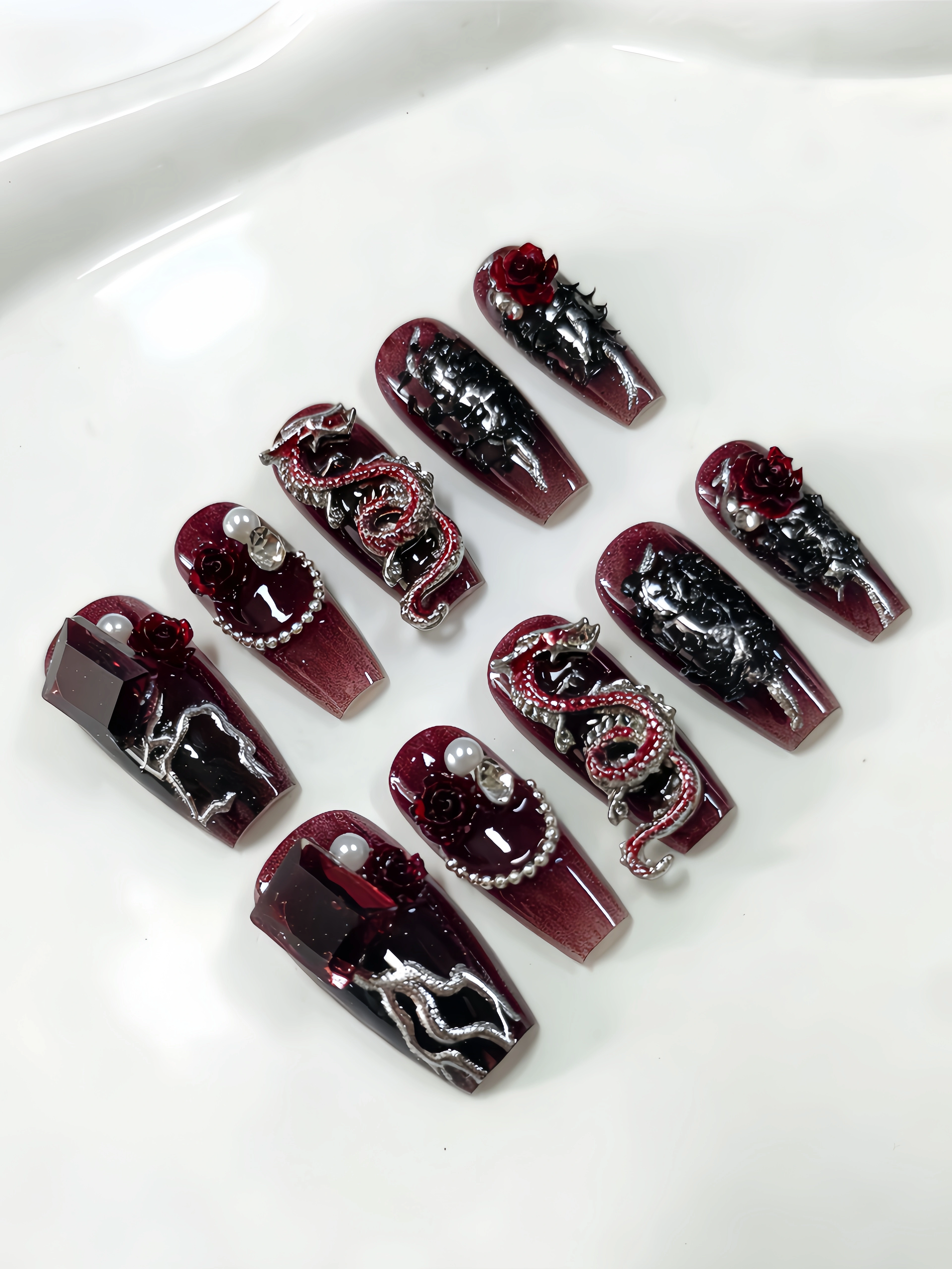 10 faux ongles trapézoïdaux de taille moyenne