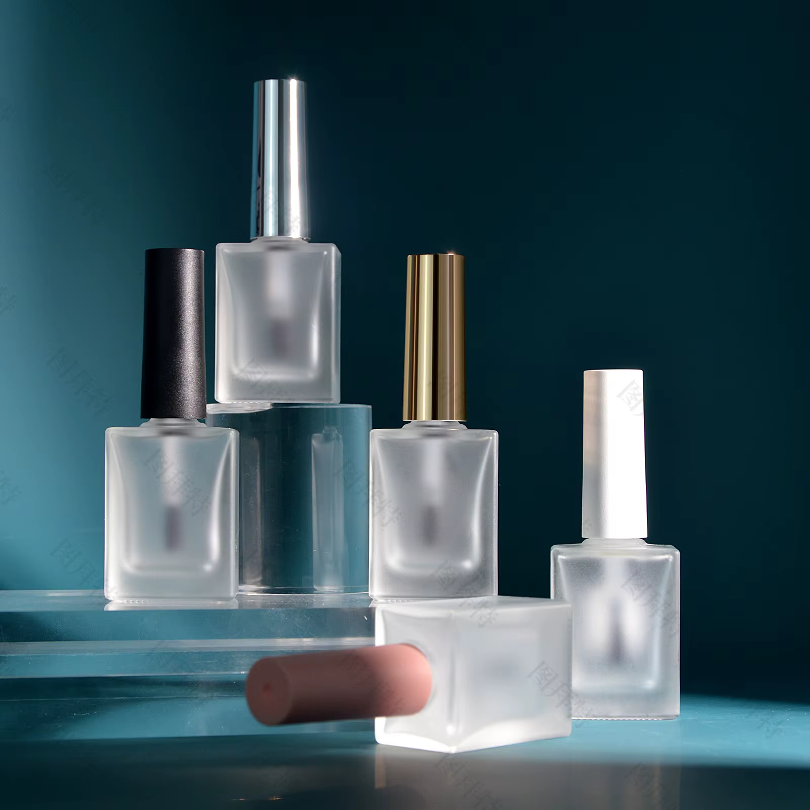 Bouteille de vernis à ongles conviviale ré