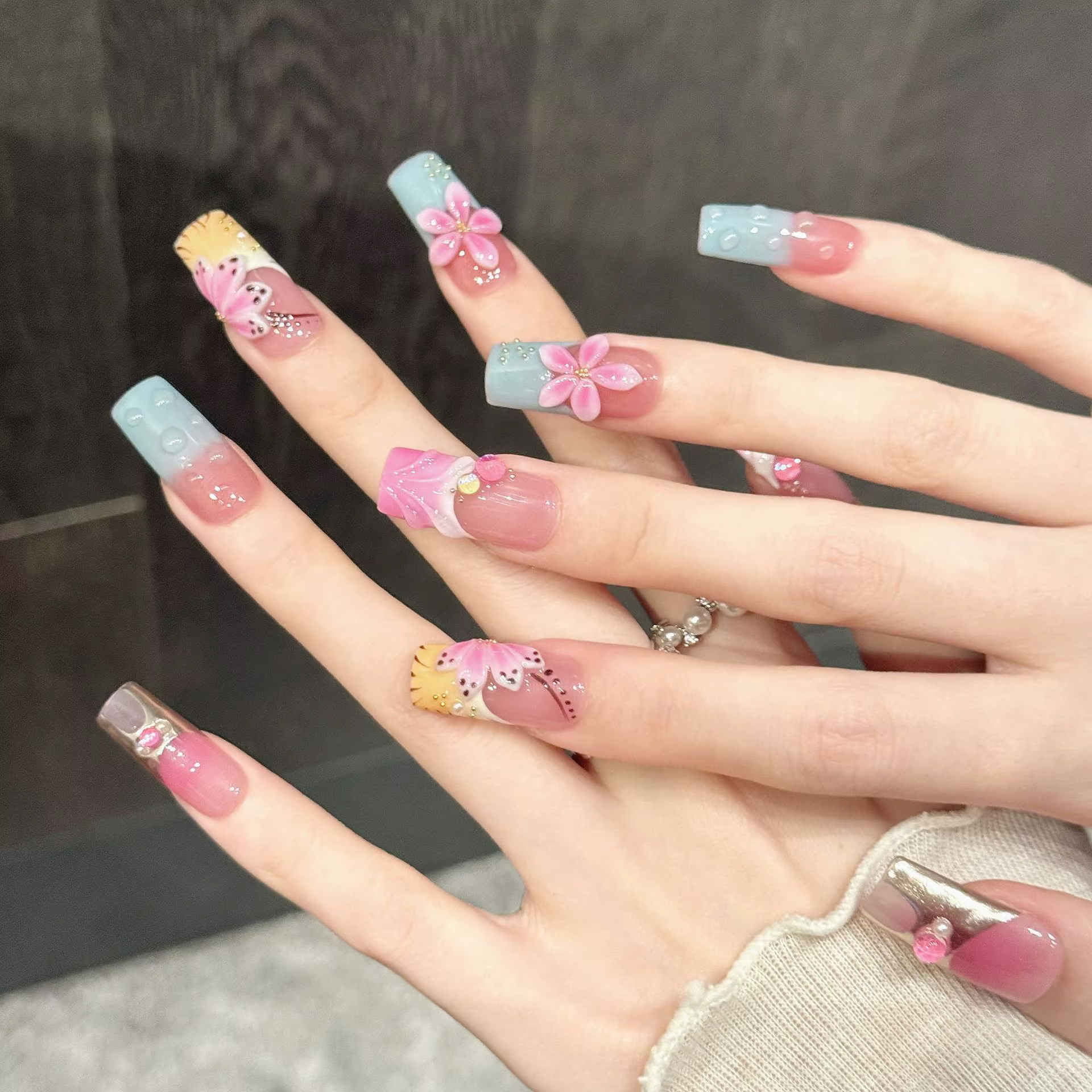 10 faux ongles carrés longs faits à la main