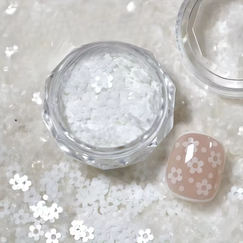 1 boîte de mini paillettes pour ongles en noir et blanc