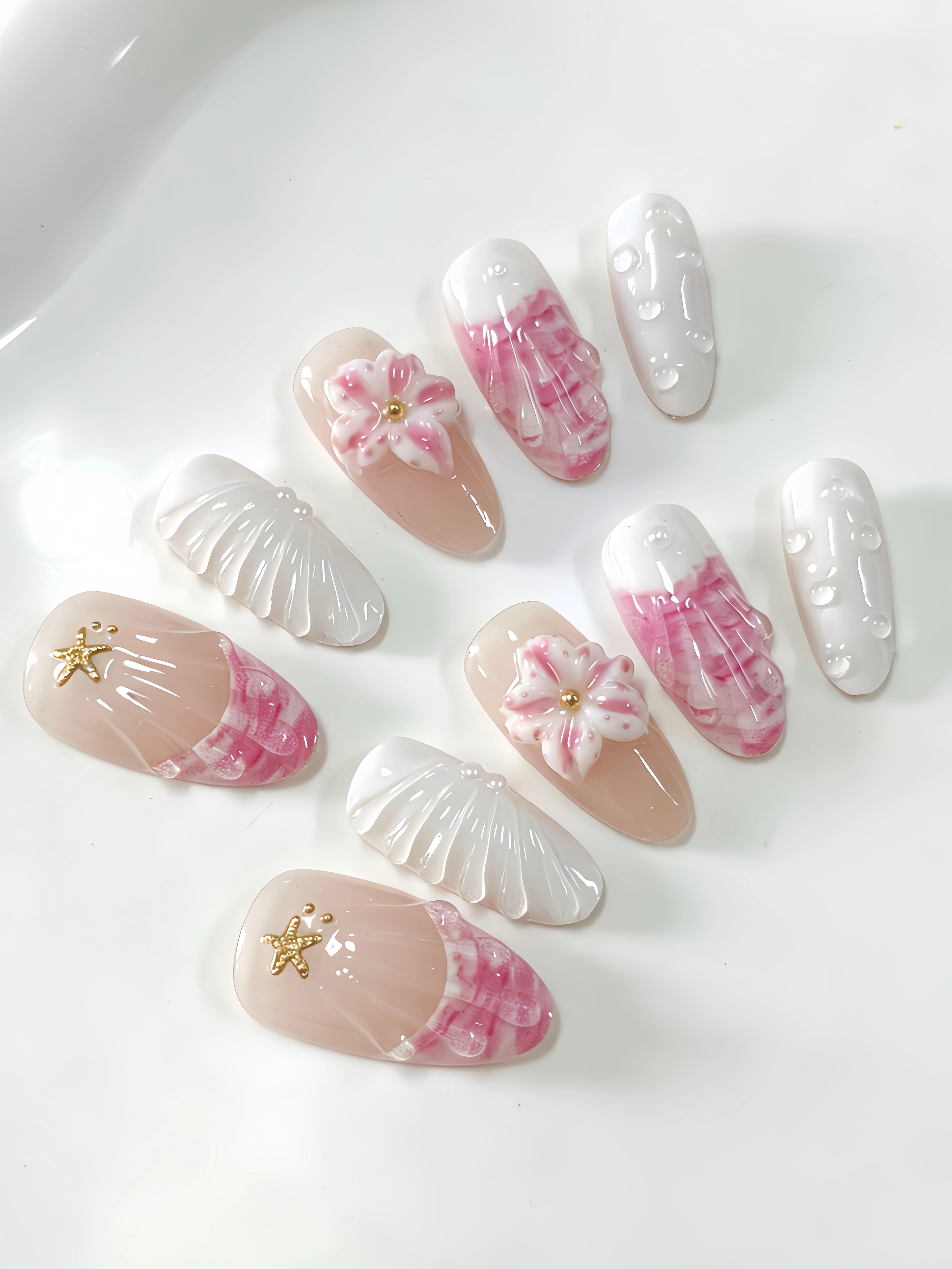 10 faux ongles de taille moyenne en forme d'amande