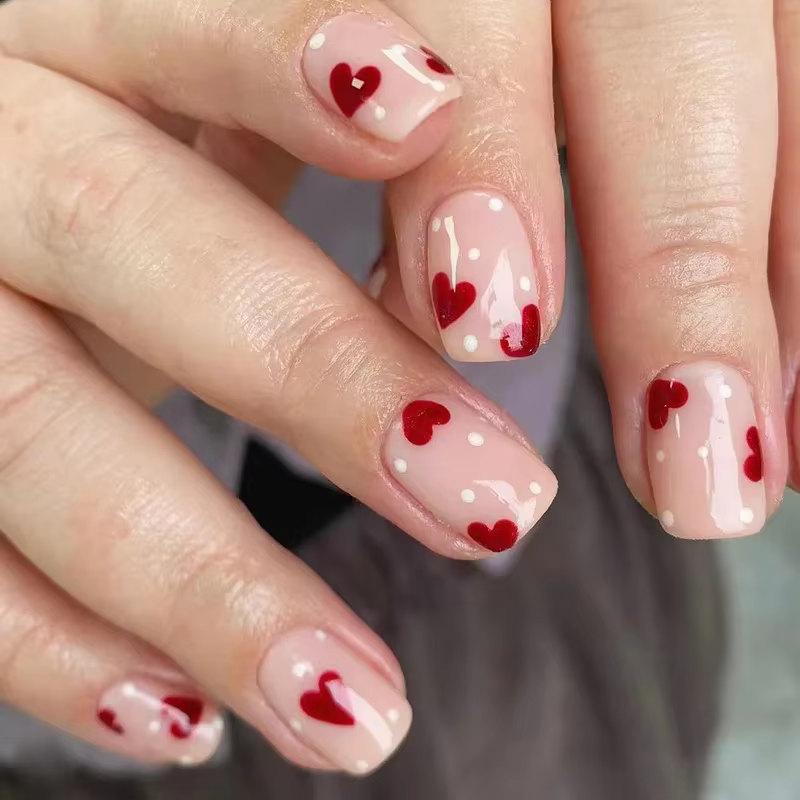 Faux ongles rouge brillant de style japonais coréen pour femme