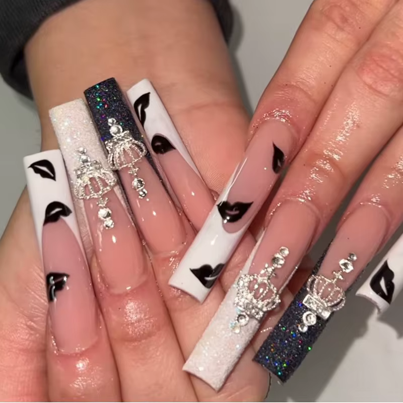 Presse à pointe française sur les ongles longs cercueil faux
