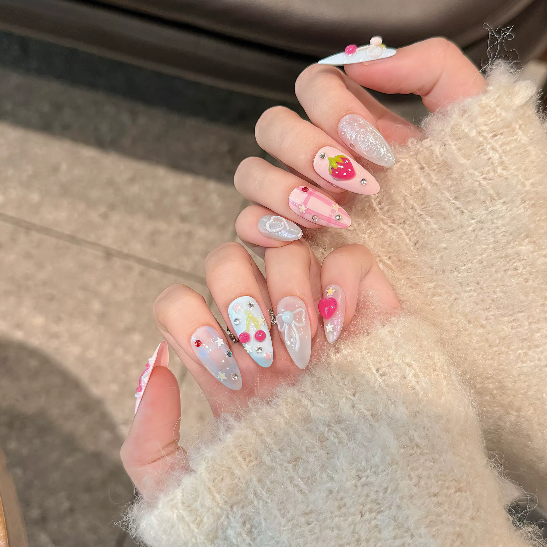 Presse à la main sur les ongles Ins doux rose bleu couleur faux