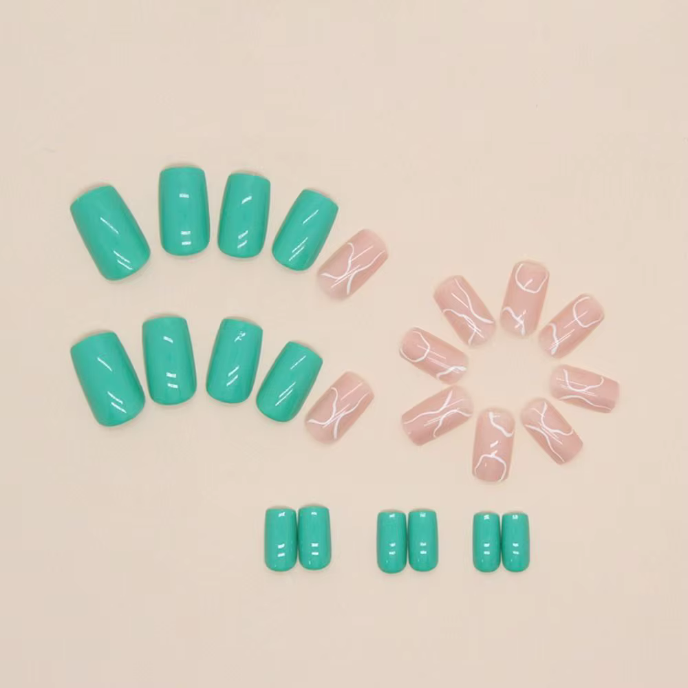Nouveaux faux ongles longs carrés