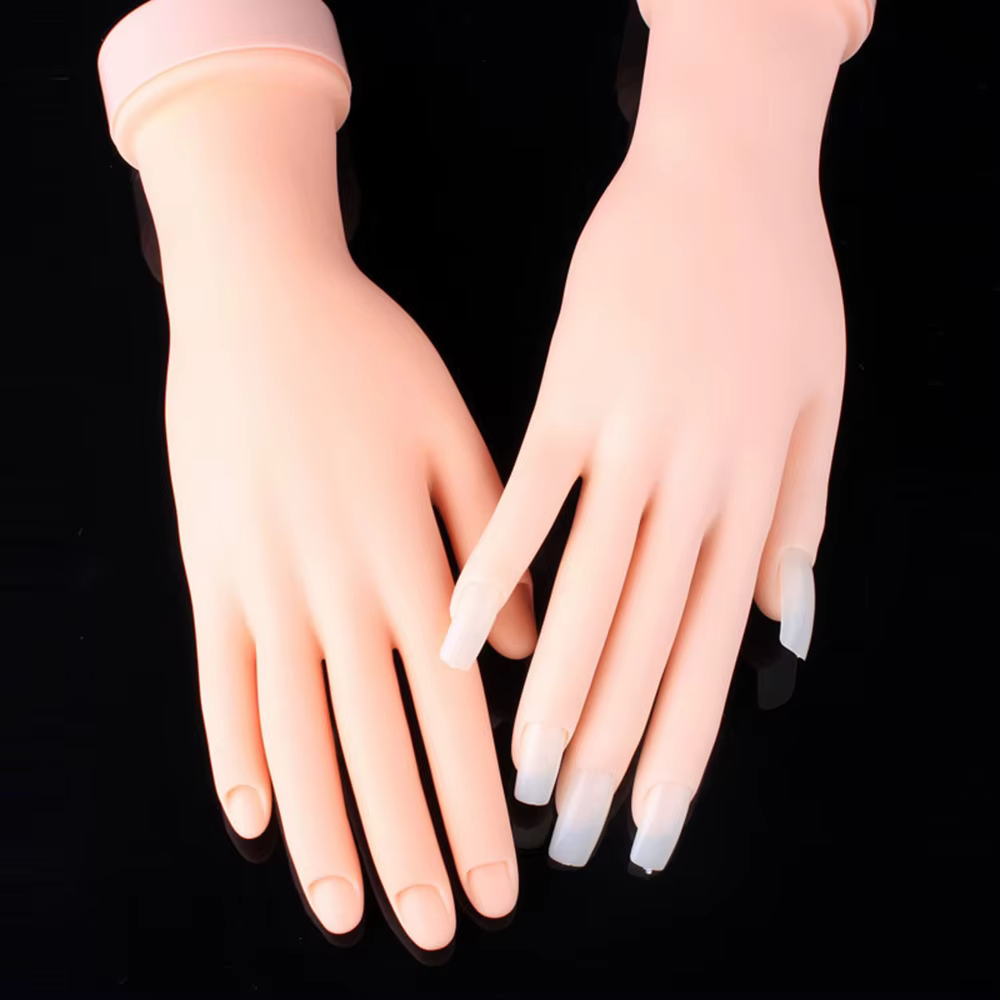 Main d'entraînement pour ongles en acrylique