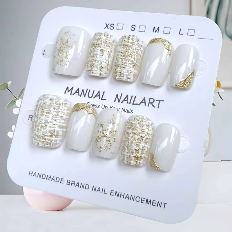 10 pièces fleur dorée oeil de chat lumière luxe Design 3D presse sur les ongles tempérament montrant blanc petite