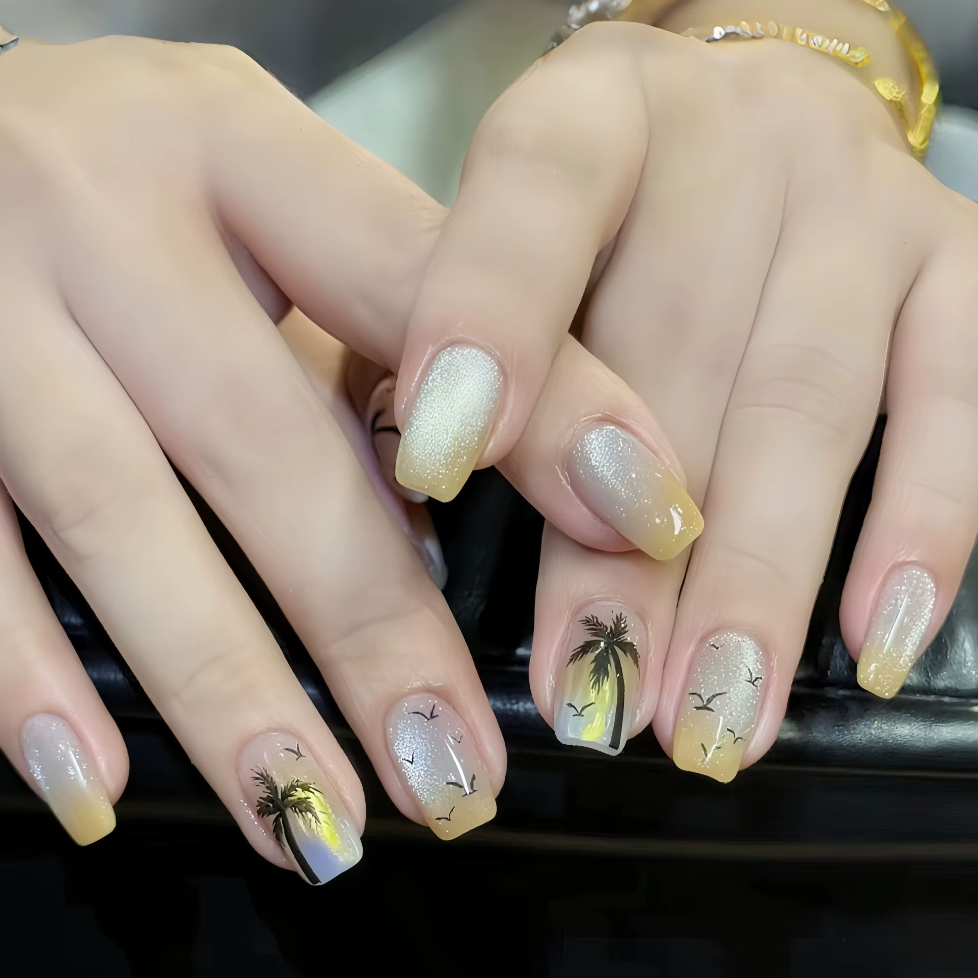 Faux ongles courts et moyens pour automne et hiver