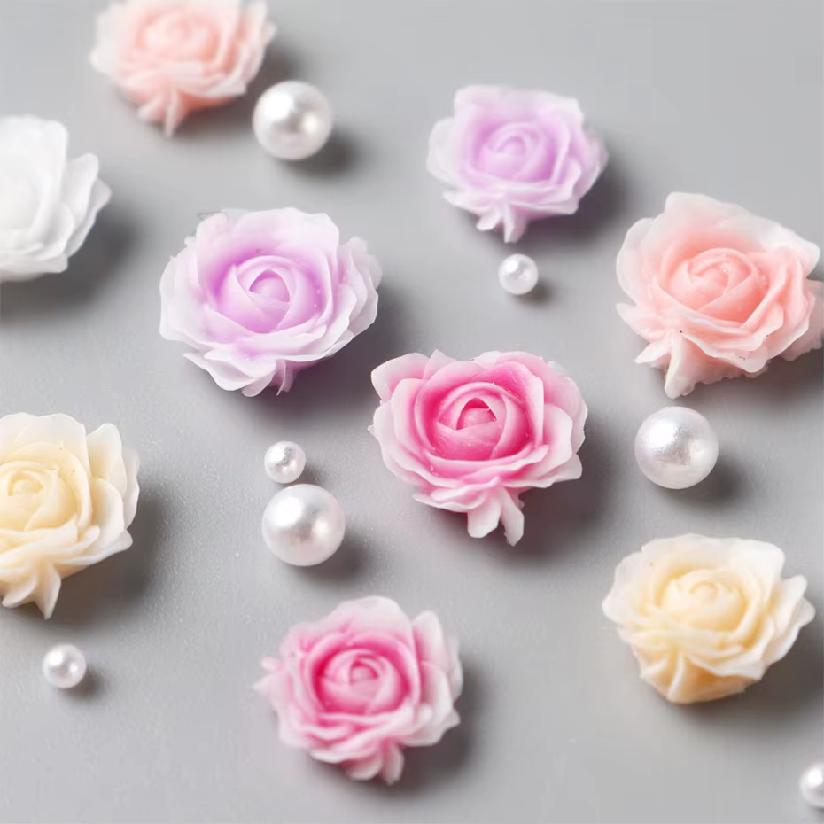 12 Grilles de Breloques pour Ongles en Résine Colorées en Forme de Rose