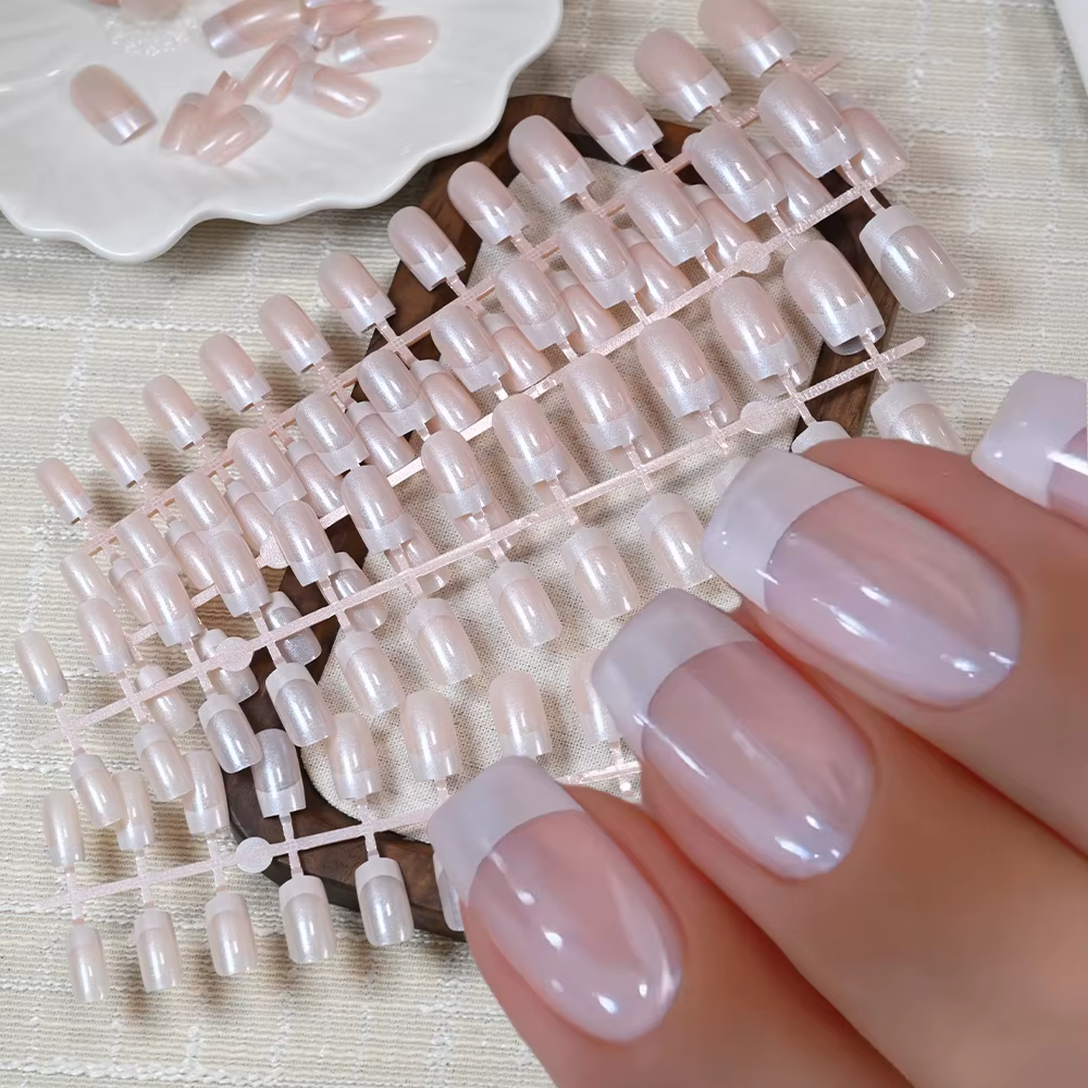 Faux ongles à tête carrée nacrée Simple