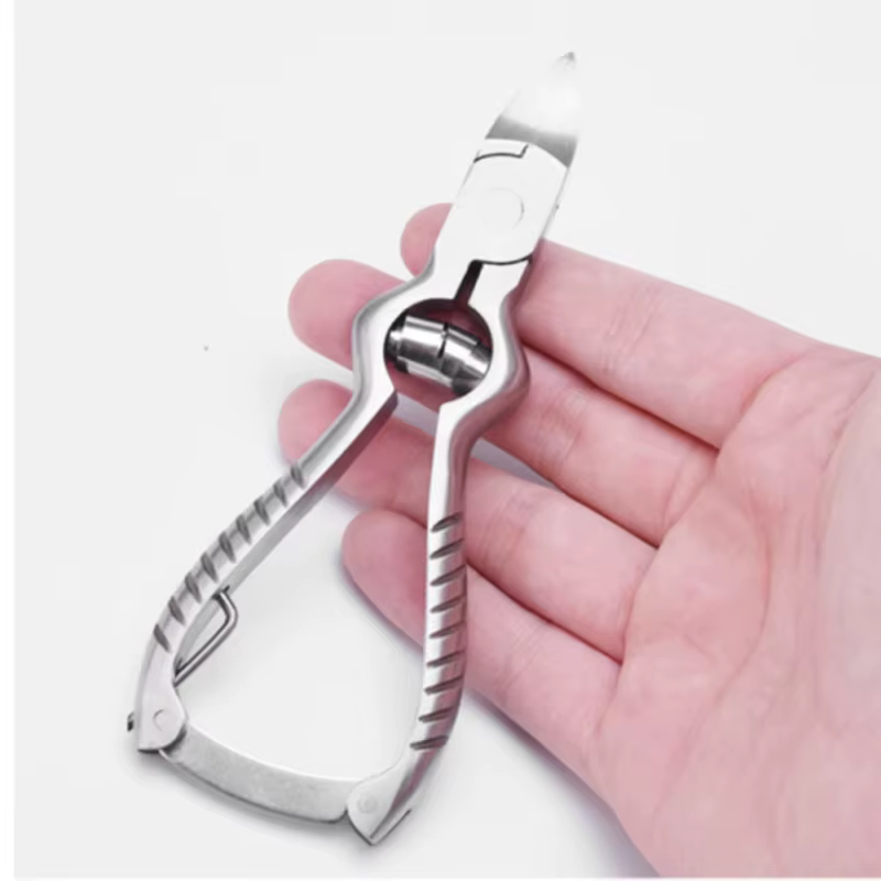 Pince à cuticules professionnelle pour manucure et pédicure