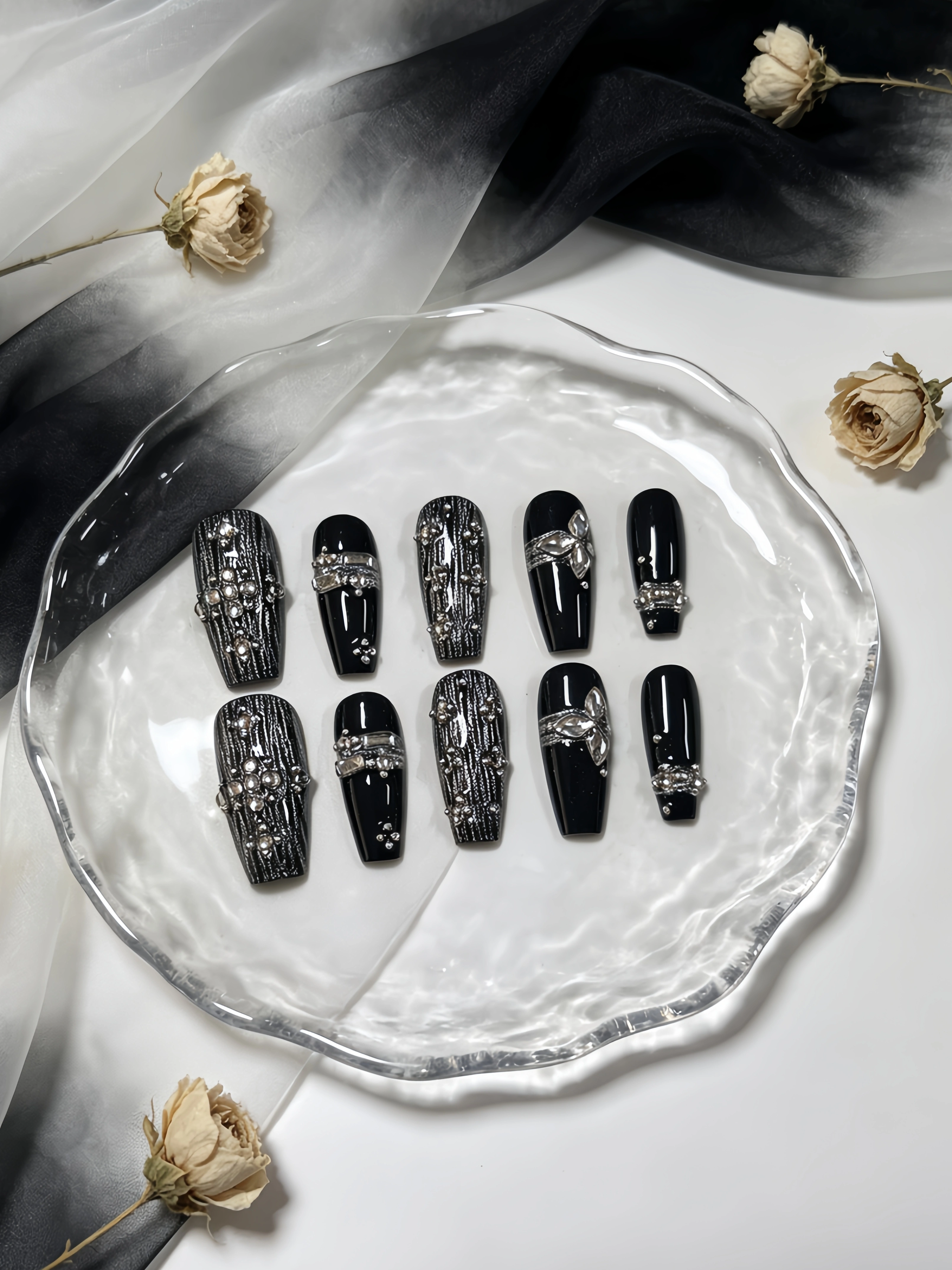 10 faux ongles trapézoïdaux de longueur moyenne