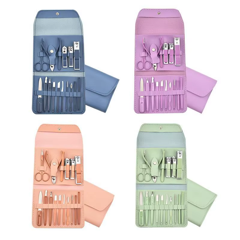 Ensemble de manucure 16 pièces, outils de manucure et de pédicure en acier inoxydable de qualité supérieure, étui en cuir PU portable, parfait pour un usage personnel, cadeaux
