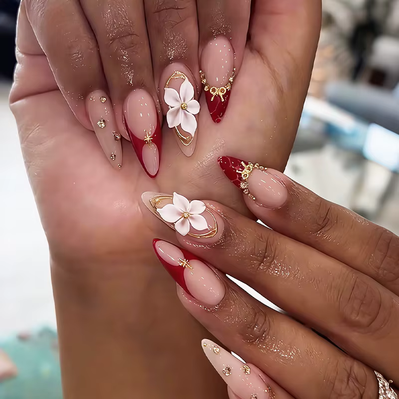 24 pièces de luxe or 3D presse florale sur les ongles amande vague métallique faux