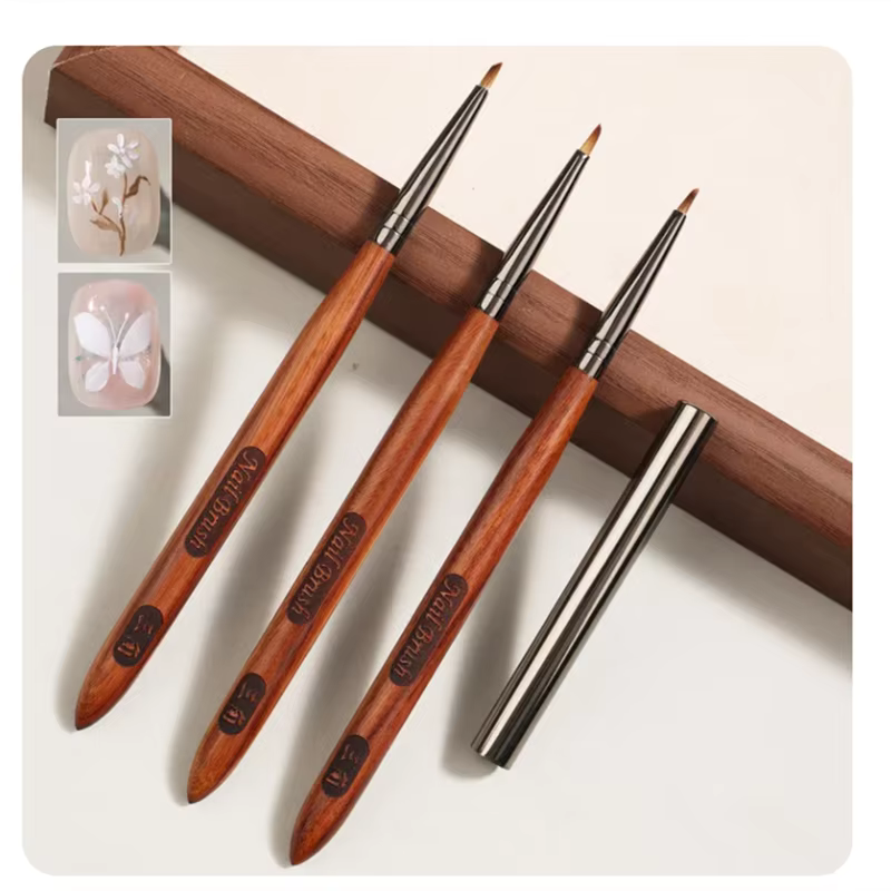 Brosse triangulaire pour Nail Art
