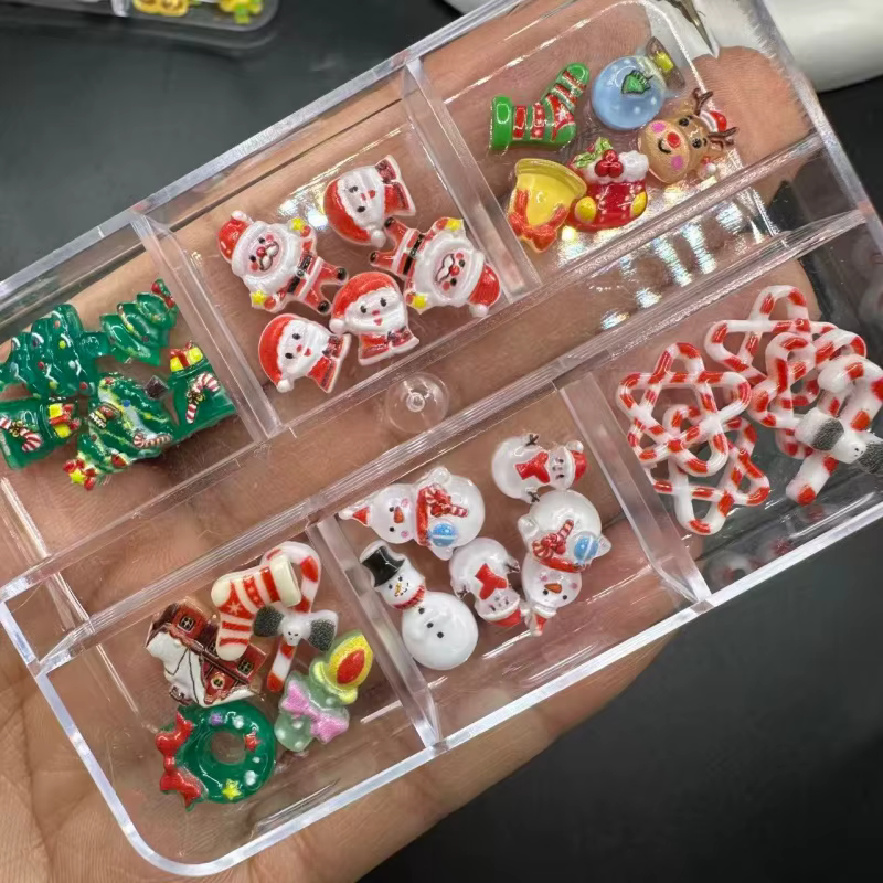 1 boîte de breloques en résine pour Nail Art