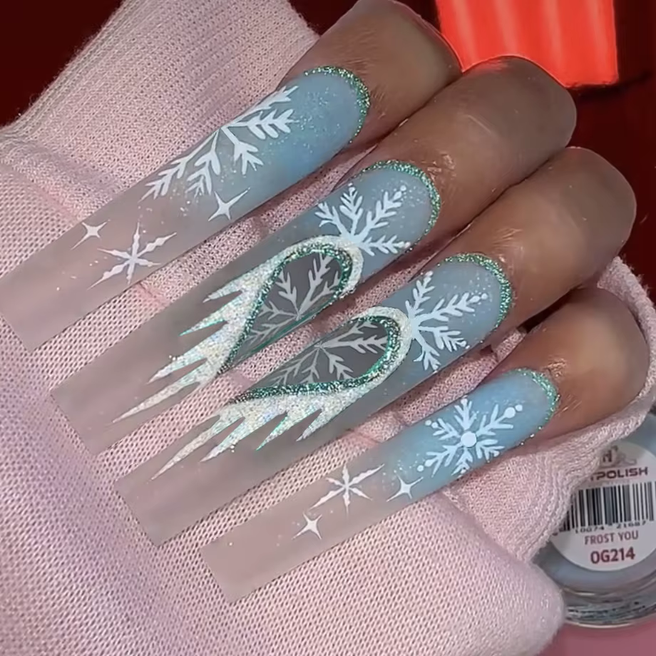 Faux ongles mi-longs pour fête de noël