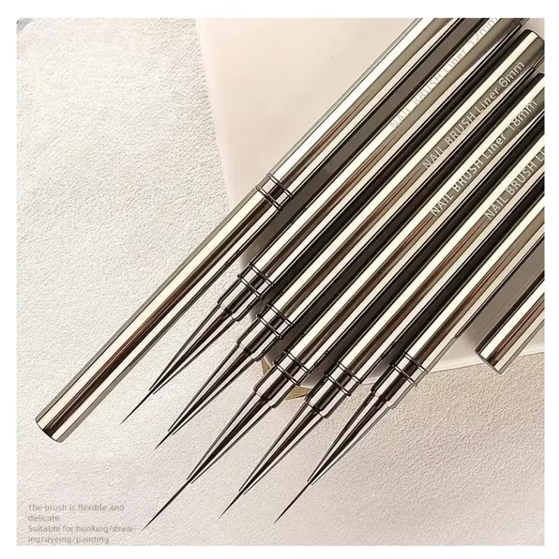 Pinceaux pour revêtement d'ongles