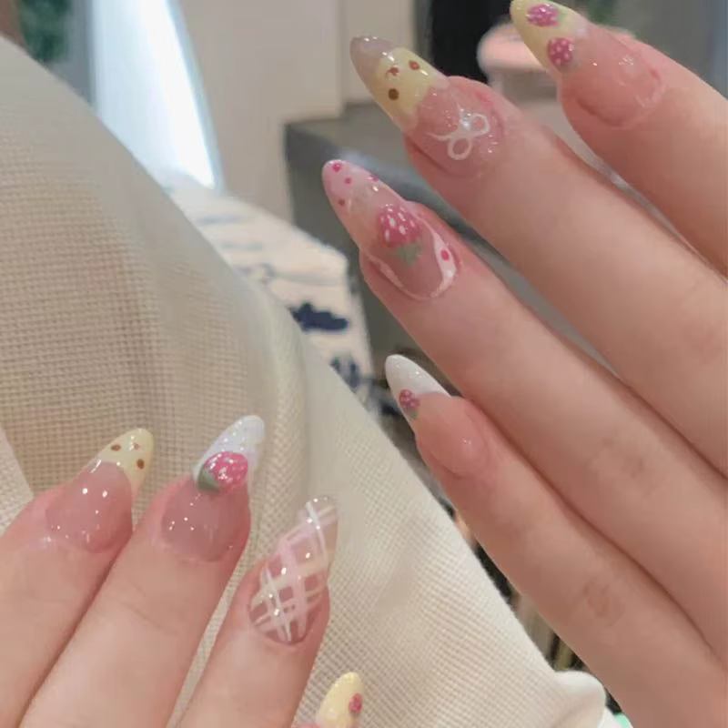 Faux ongles à pression en forme d'amande