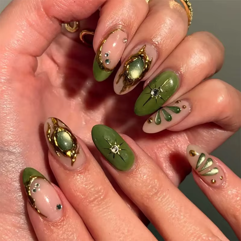 24 pièces de luxe or 3D presse florale sur les ongles amande vague métallique faux