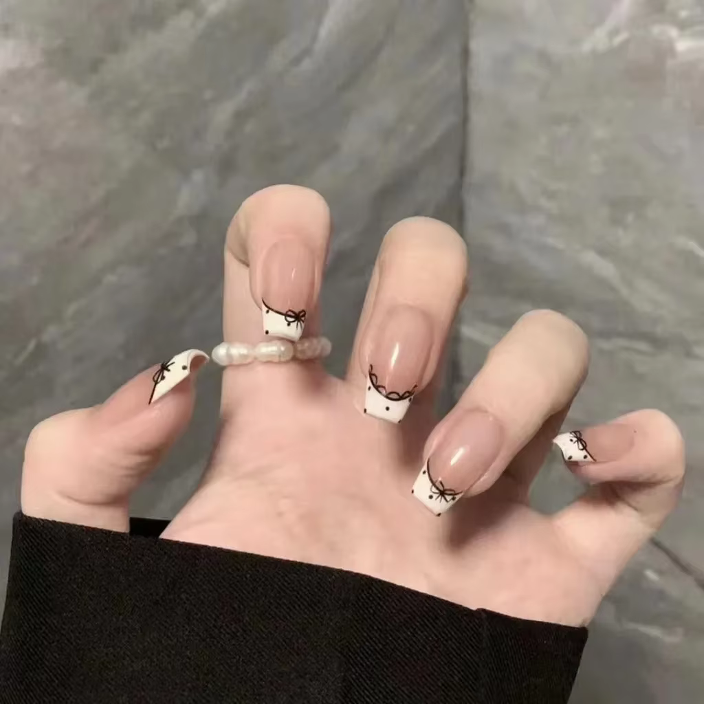 10 pièces mignon Sexy français dentelle presse sur les ongles doux à pois arc à la main faux