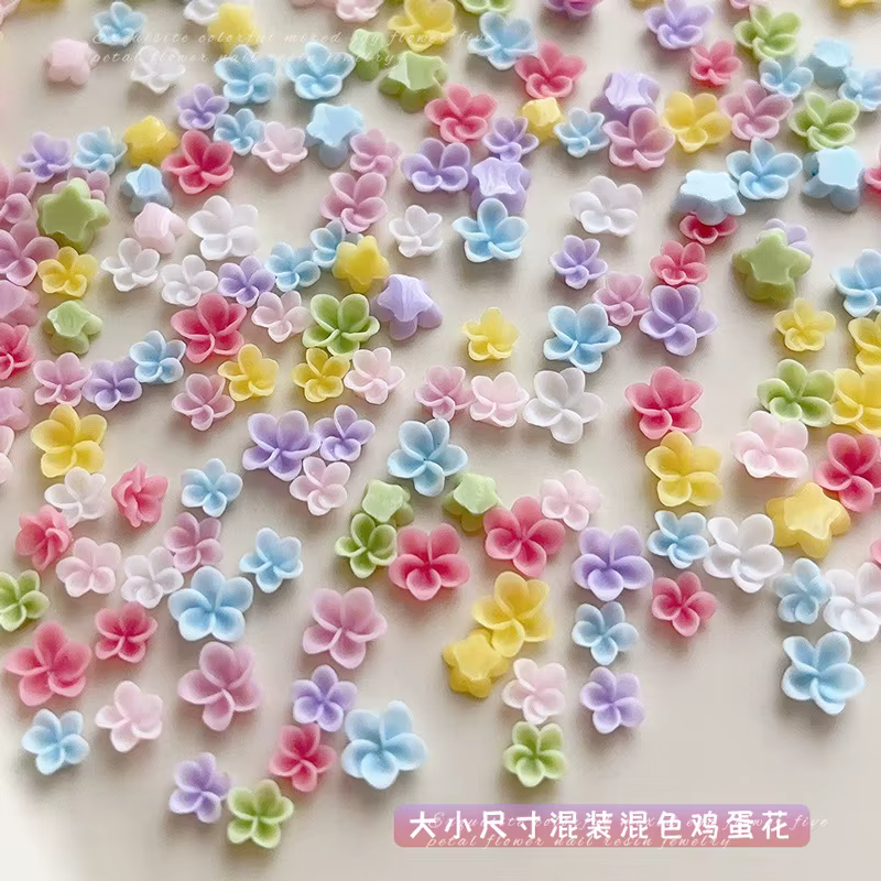 Décorations d'ongles en résine colorée