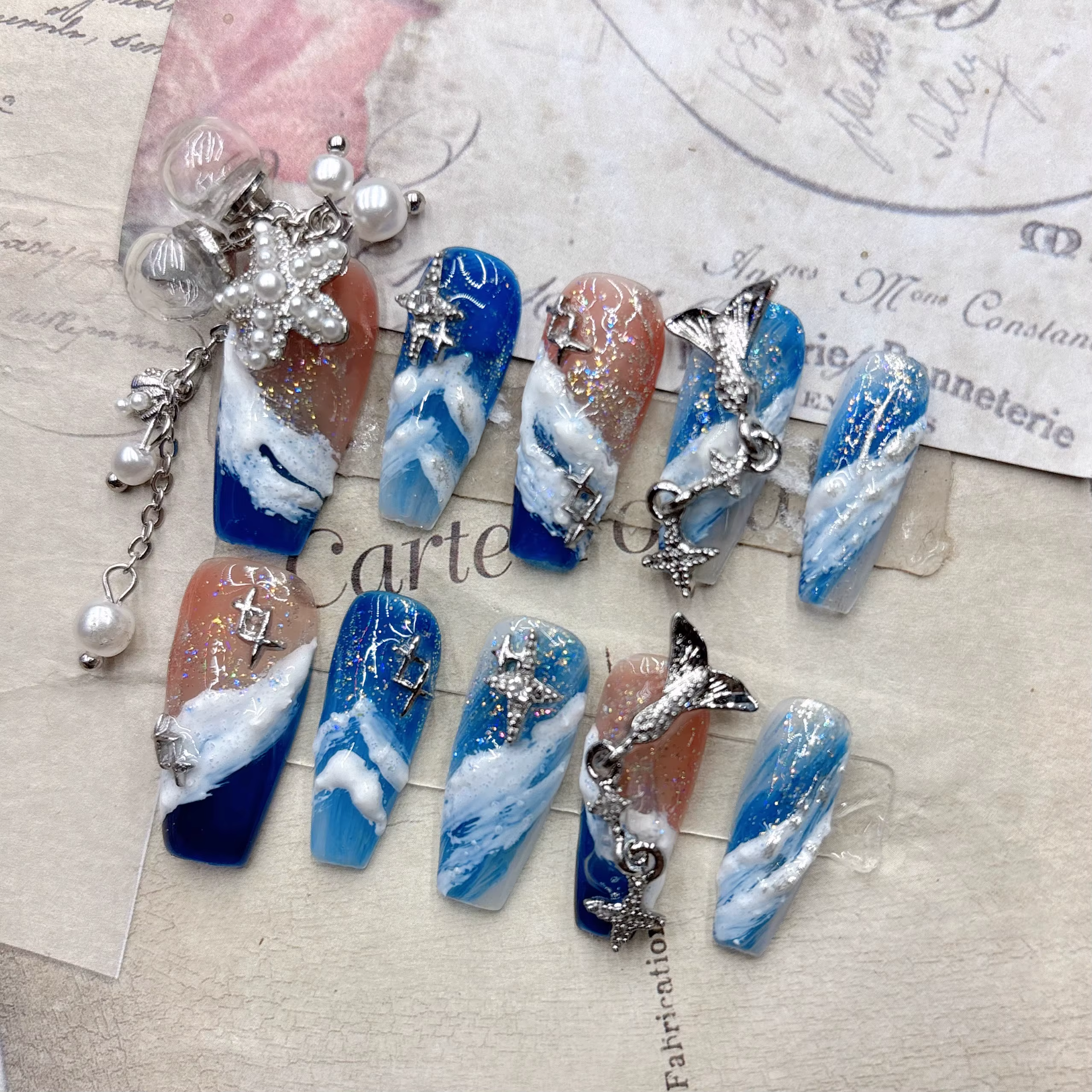 Presse de luxe sur les ongles