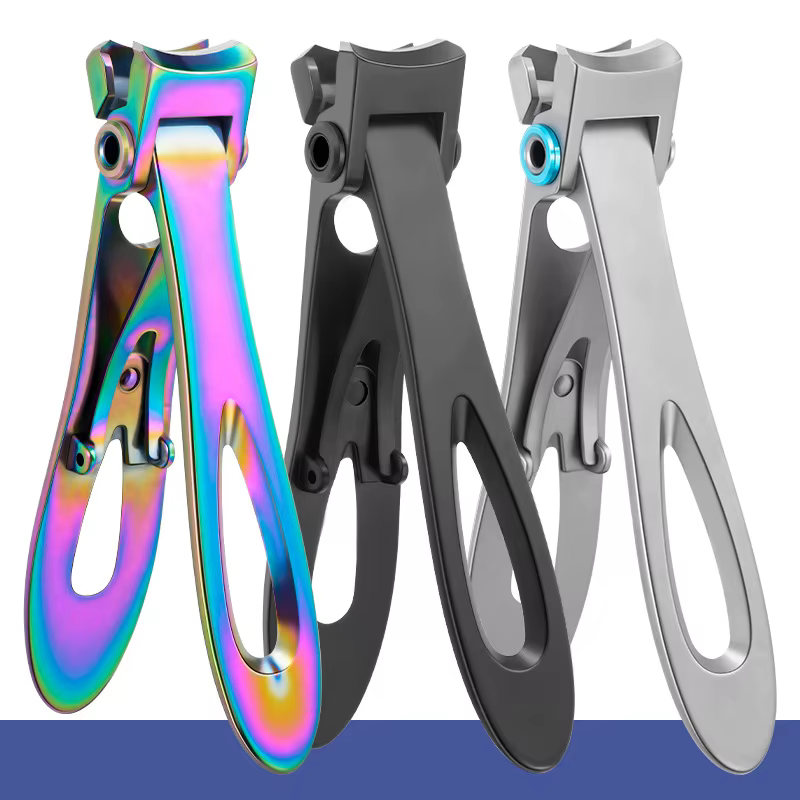 Ensemble d'outils coupe-ongles couleur titane