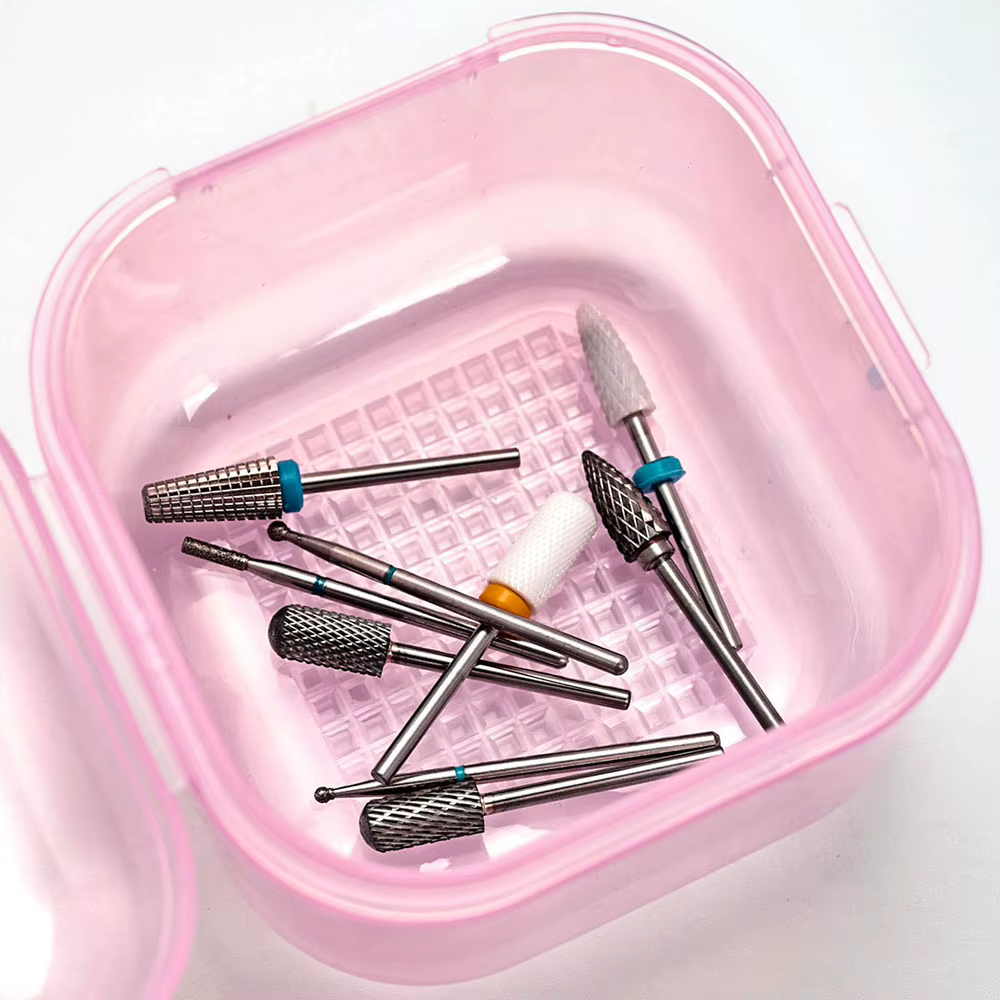 Boîte de nettoyage de forets à ongles