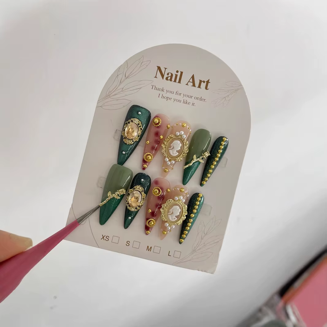 Faux ongles de luxe à pression en or vert