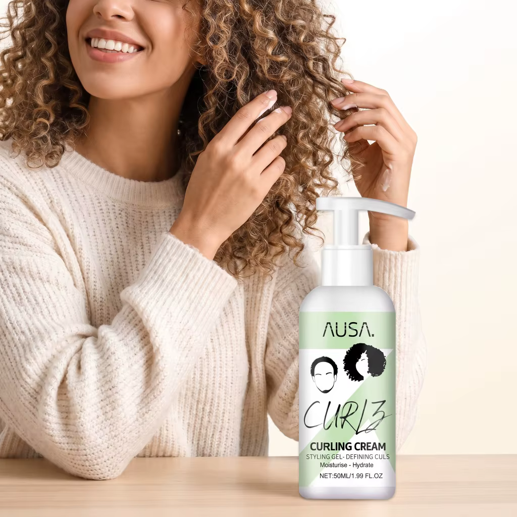 Crème Coiffante Définition des Boucles Lotion Hydratante Réparatrice Cheveux Secs Anti-Frisottis Quotidienne Portable pour Cheveux Bouclés 50ml