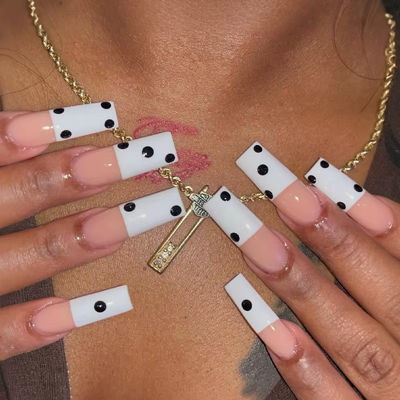 Faux ongles blancs de Style français