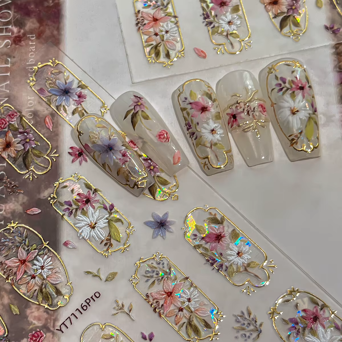 Autocollants 3D pour ongles Fleurs Élégantes, Motifs Palais Dorés, Décorations Auto-adhésives pour Nail Art, Fournitures DIY