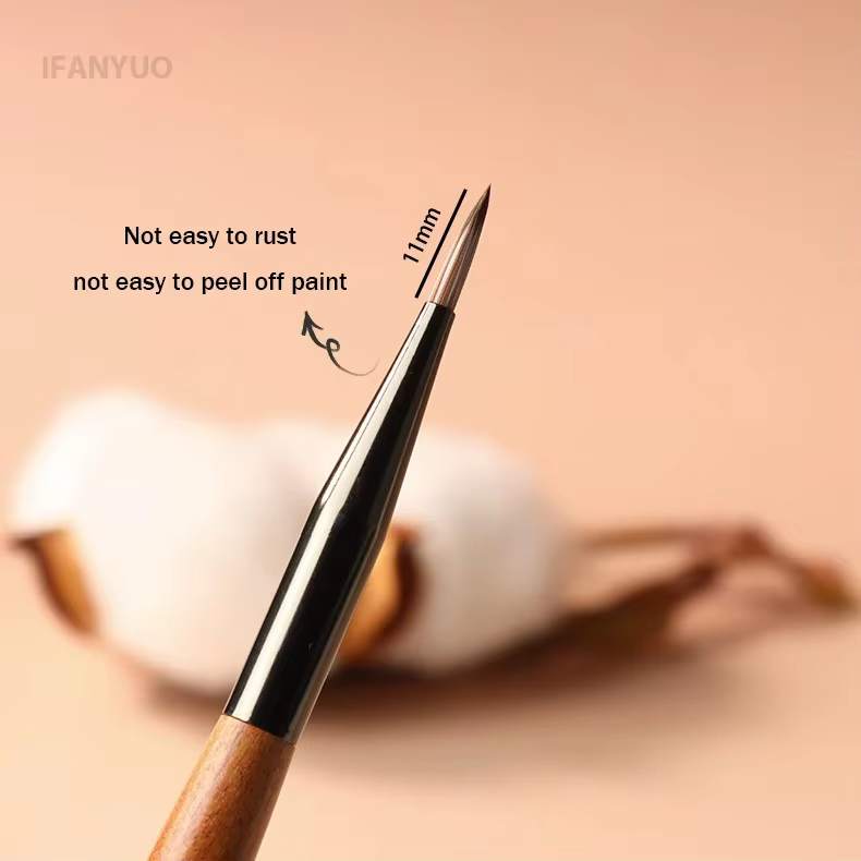 Brosse à ongles avec manche en bois et Nylon souple