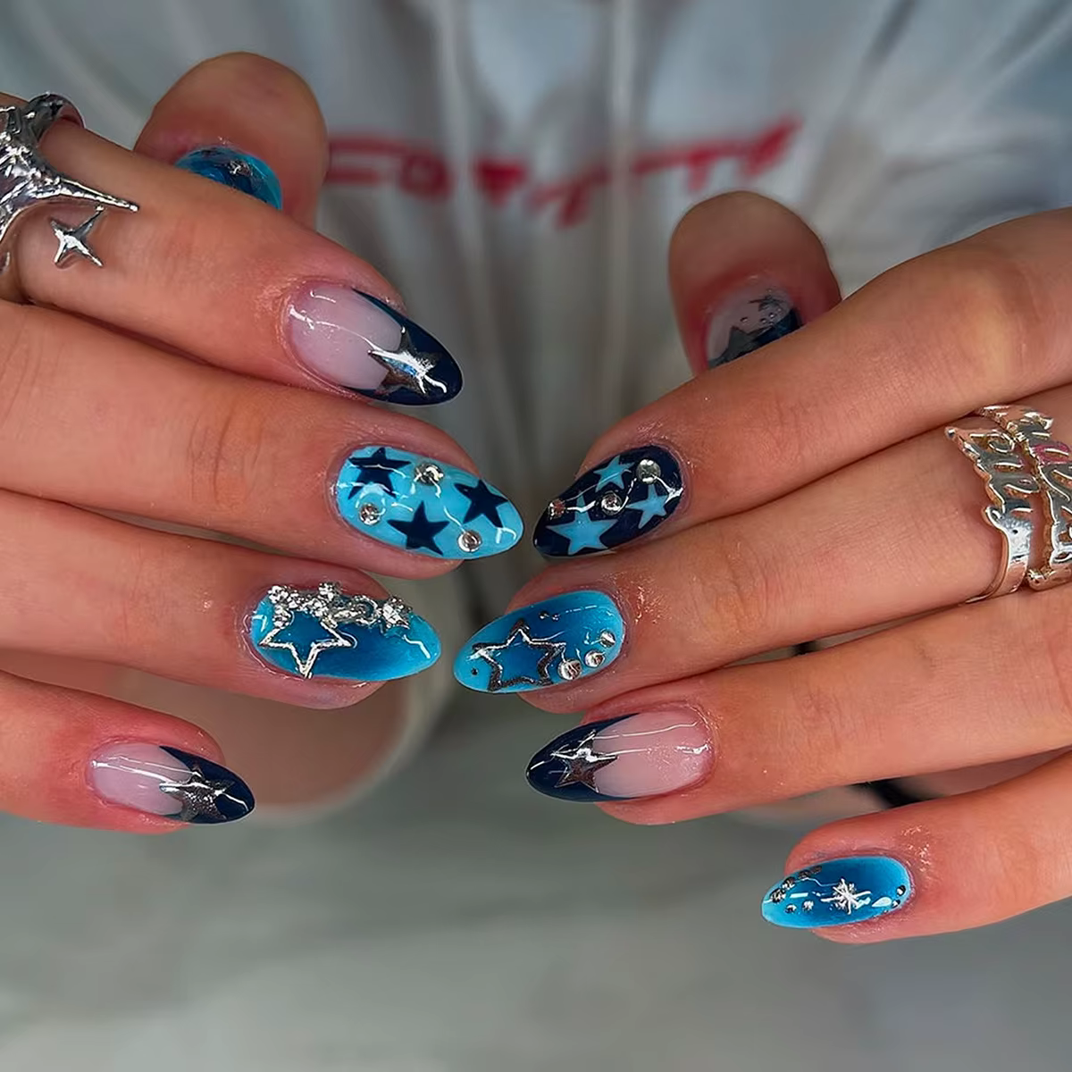 Lot de 24 faux ongles bleus dégradés Océan