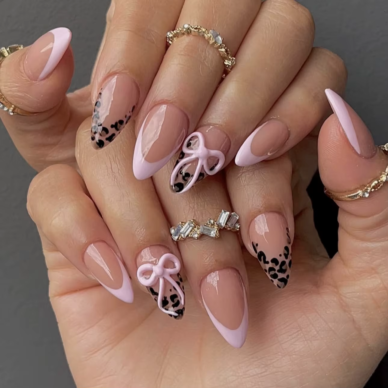 24 pièces imprimé léopard français presse sur ongles courts amande couverture complète faux