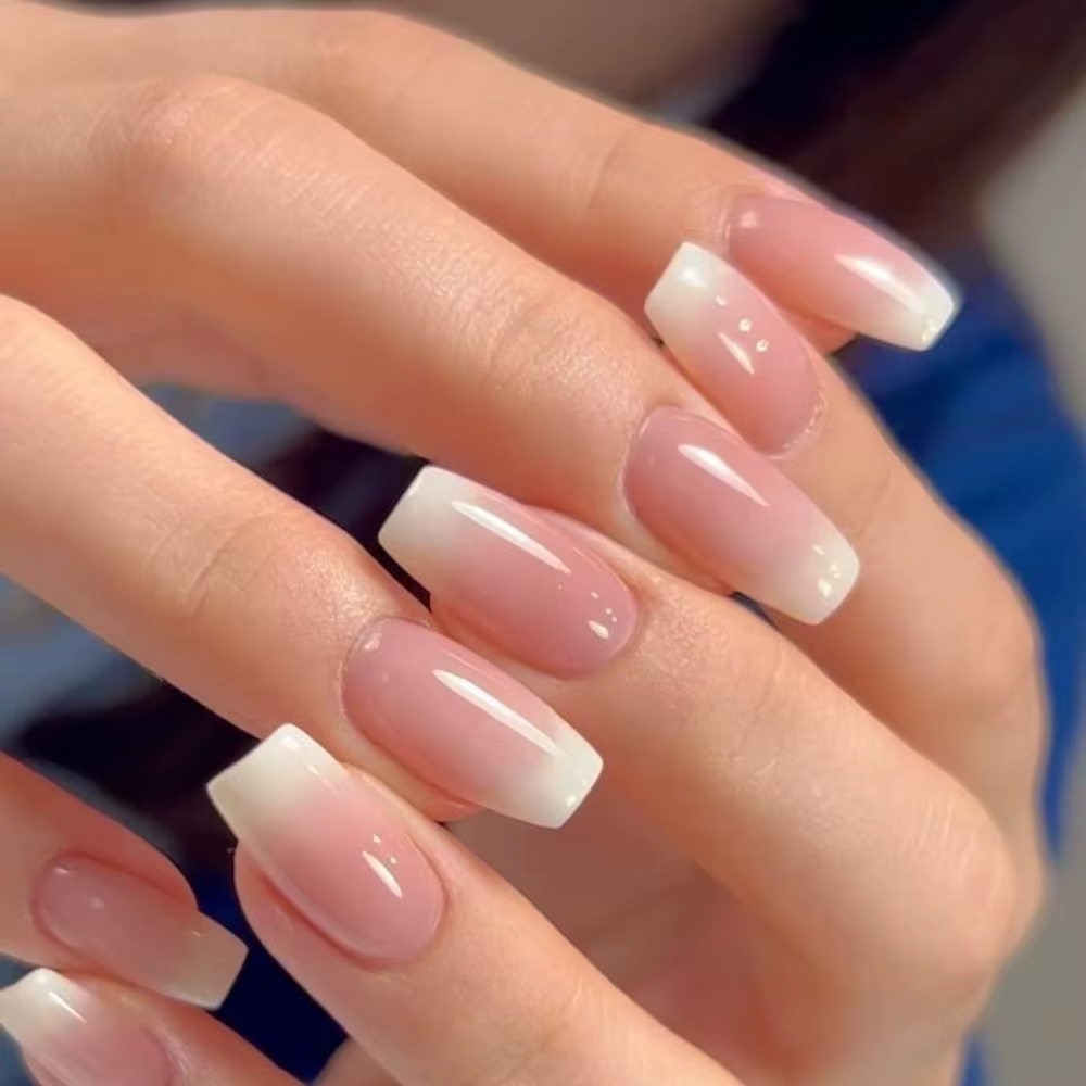 Faux ongles de ballerine française dégradés