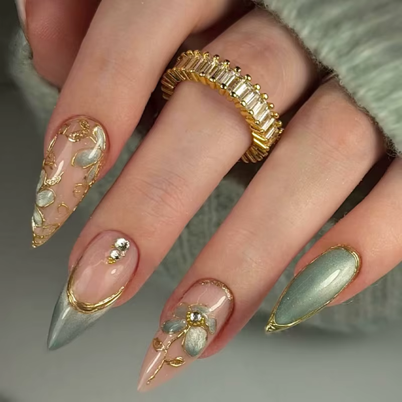 30 Pièces de Faux Ongles Amande Luxueux avec un Toucher Haut de Gamme