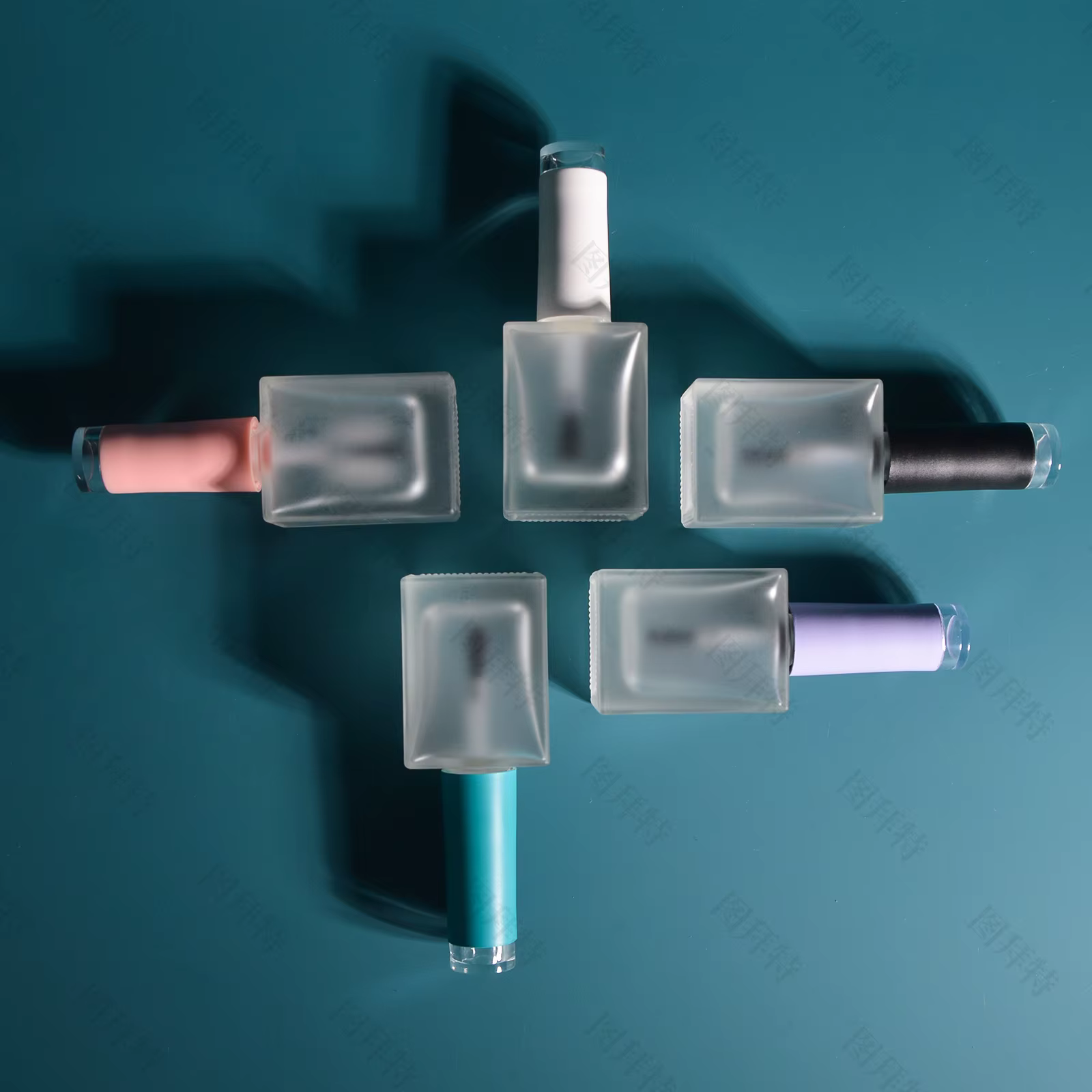 Bouteille de vernis à ongles conviviale ré