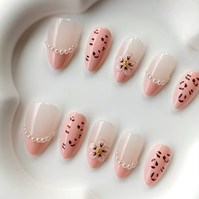 10 faux ongles courts en forme d'amande