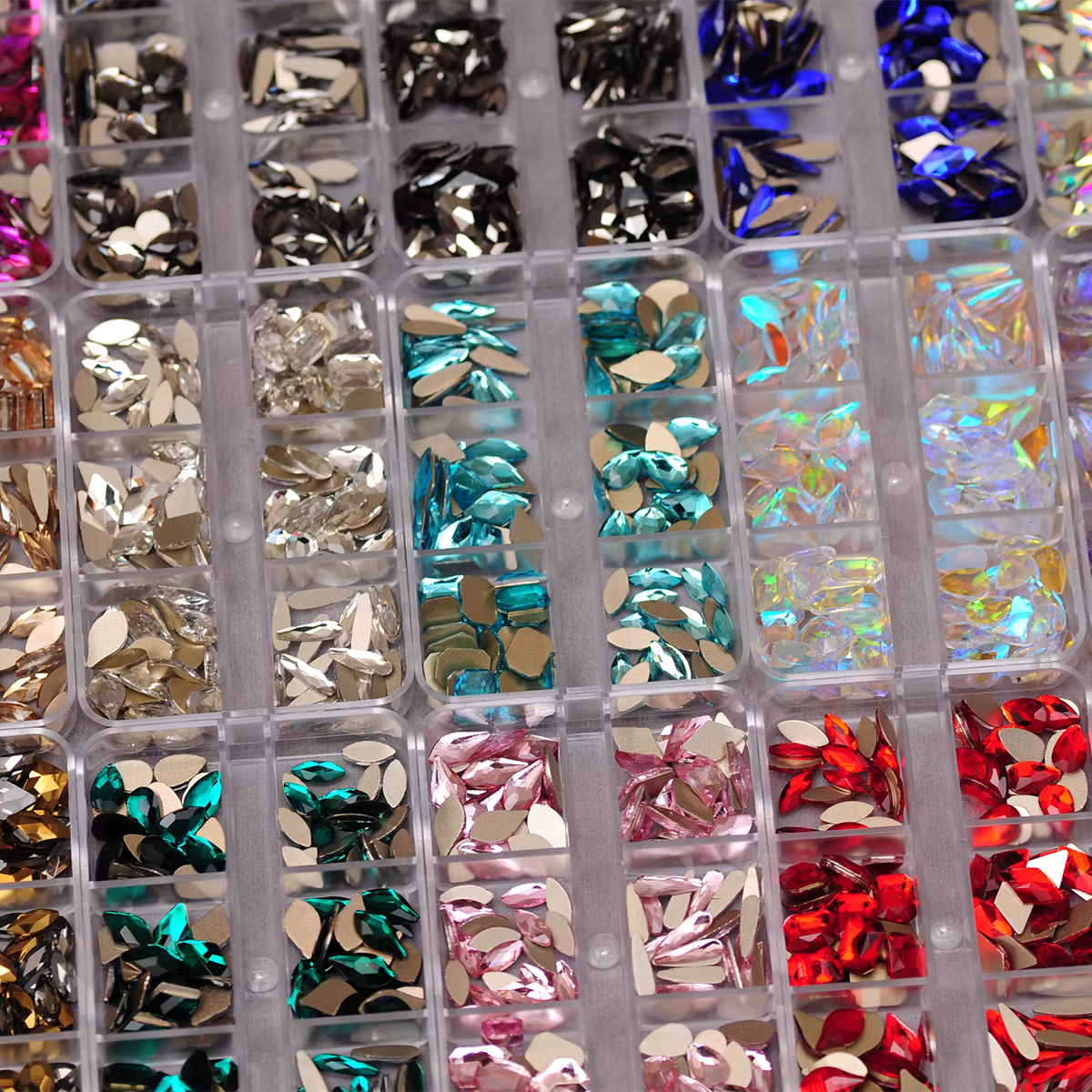 Strass en cristal de forme mixte