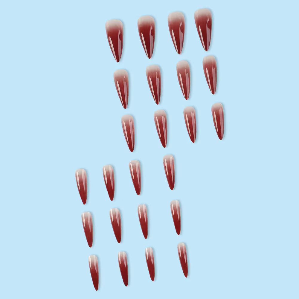 Vin rouge faux ongles conseils longue tête pointue brillant presse