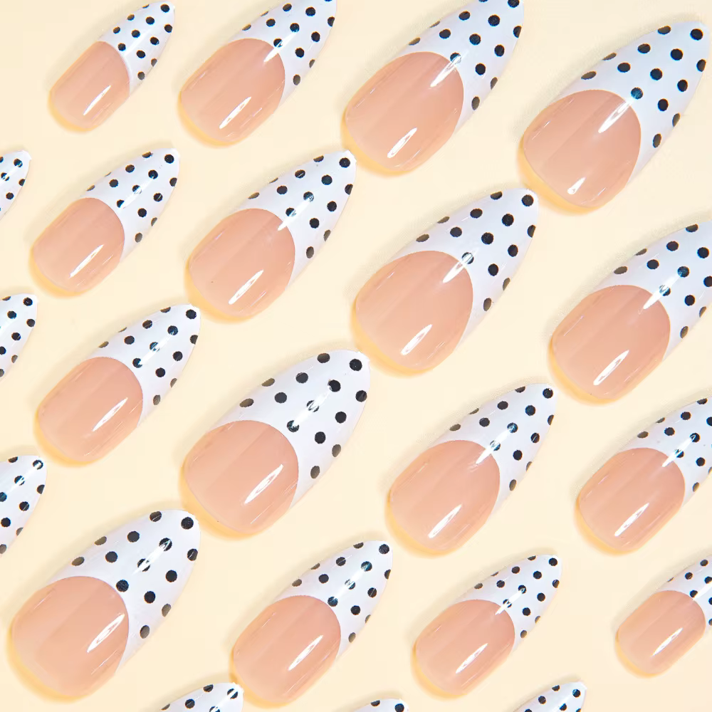 Faux ongles moyens pour femmes et filles
