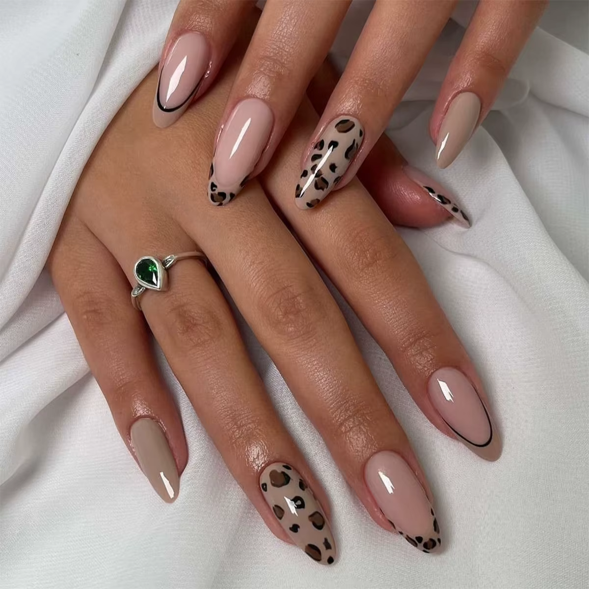Ensemble de 24 faux ongles pour femmes
